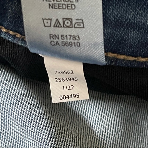 M Jeans by Maurices women’s Jean shorts everflex high rise size 14 NWT - Picture 9 of 13